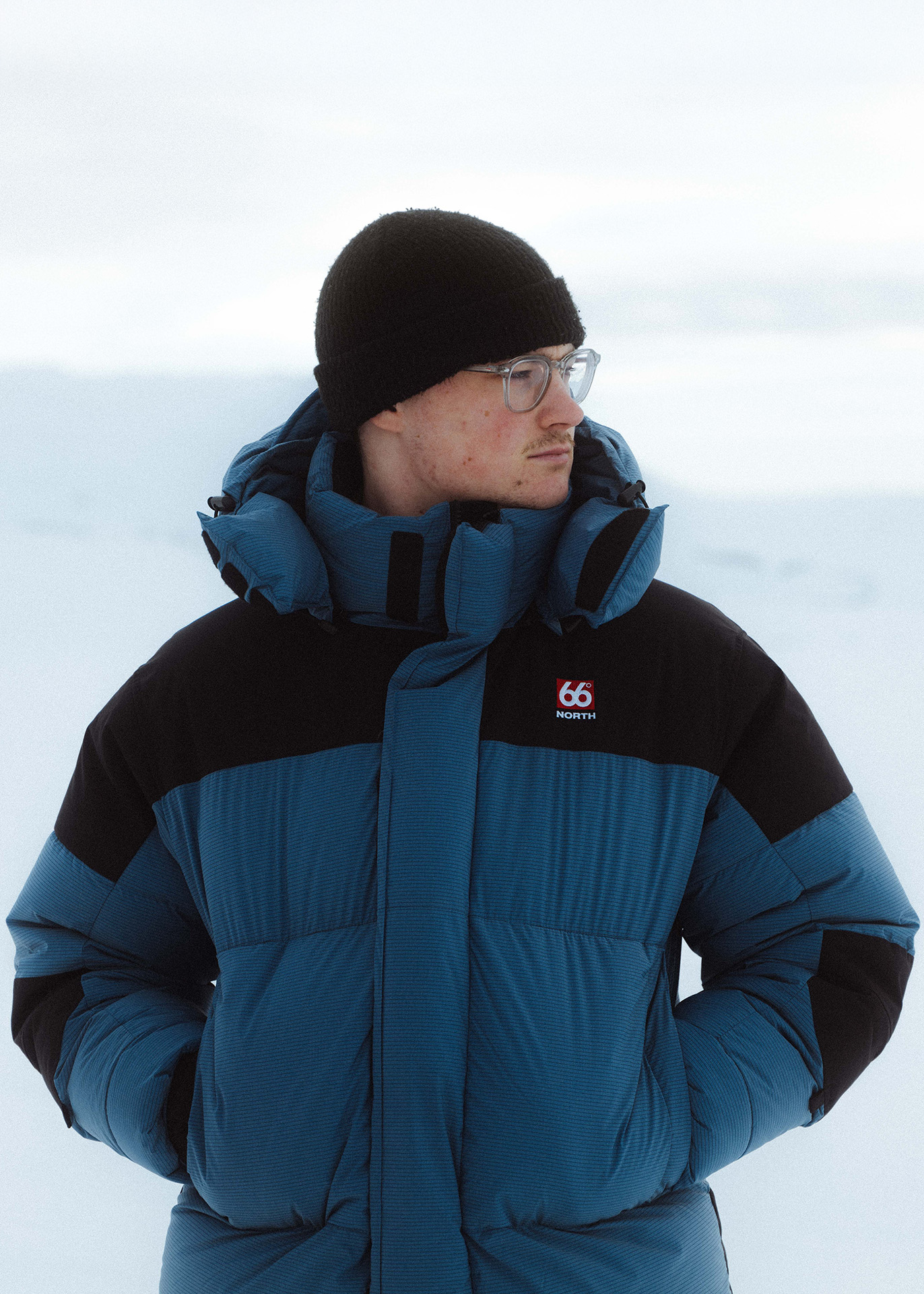 Jannik Obenhoff, Foto Landscapes, Winterjacke, Mütze, Schneelandschaft